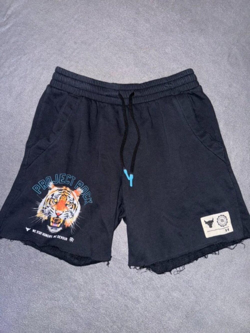 Under Armour Project Rock Men’s Large Black Shorts Tiger Graphic Frayed Hem